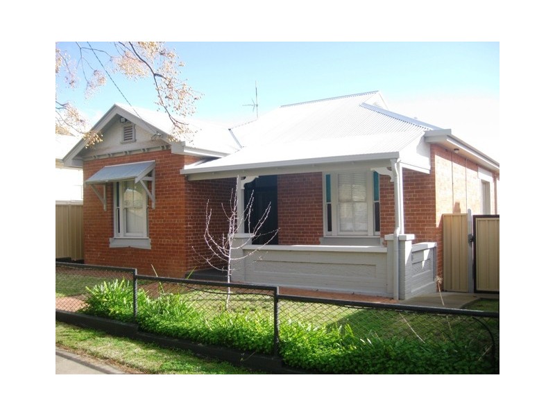 24 Kildare Avenue, Wagga Wagga NSW 2650