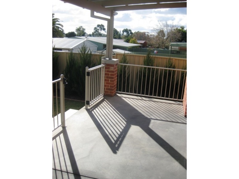 24 Kildare Avenue, Wagga Wagga NSW 2650