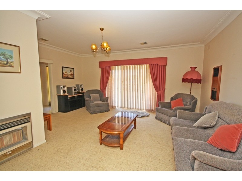 34 White Ave, Wagga Wagga NSW 2650