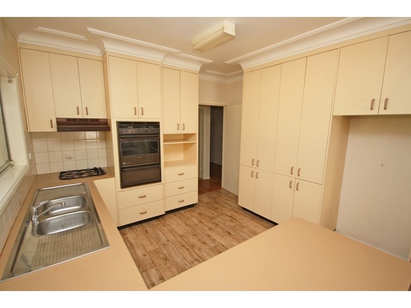 34 White Ave, Wagga Wagga NSW 2650