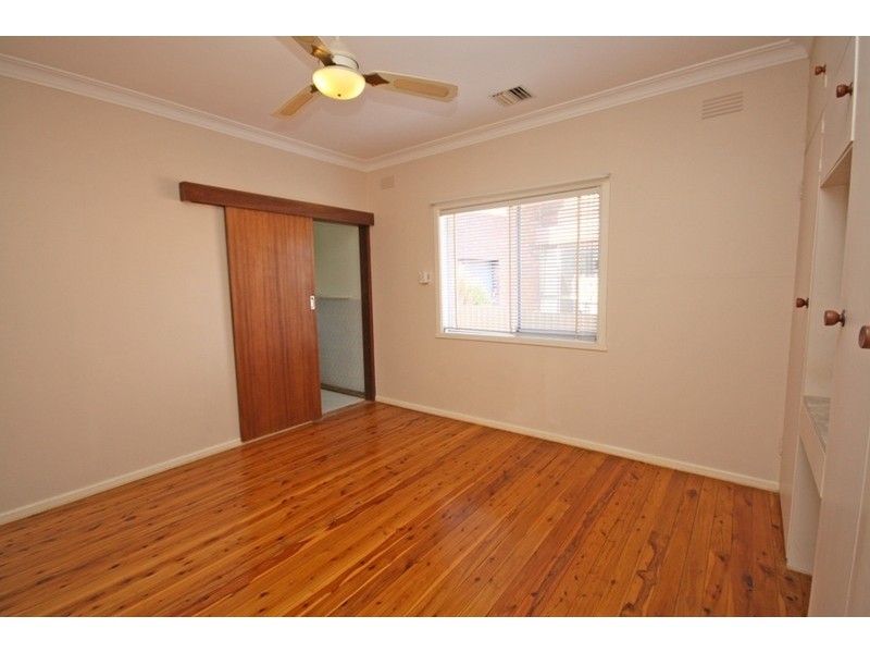 34 White Ave, Wagga Wagga NSW 2650