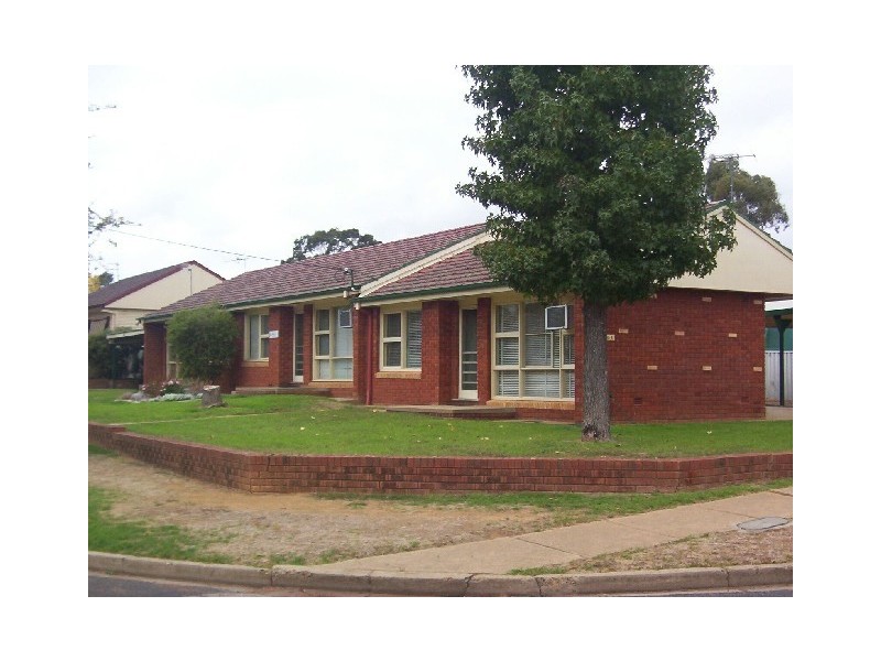 2/7 Manoora Avenue, Wagga Wagga NSW 2650