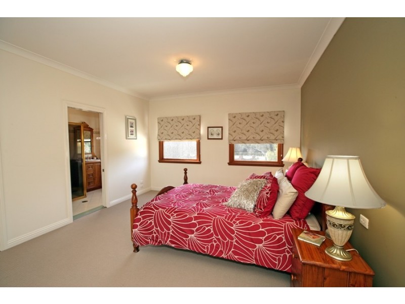 5 Yarran Place, Wagga Wagga NSW 2650