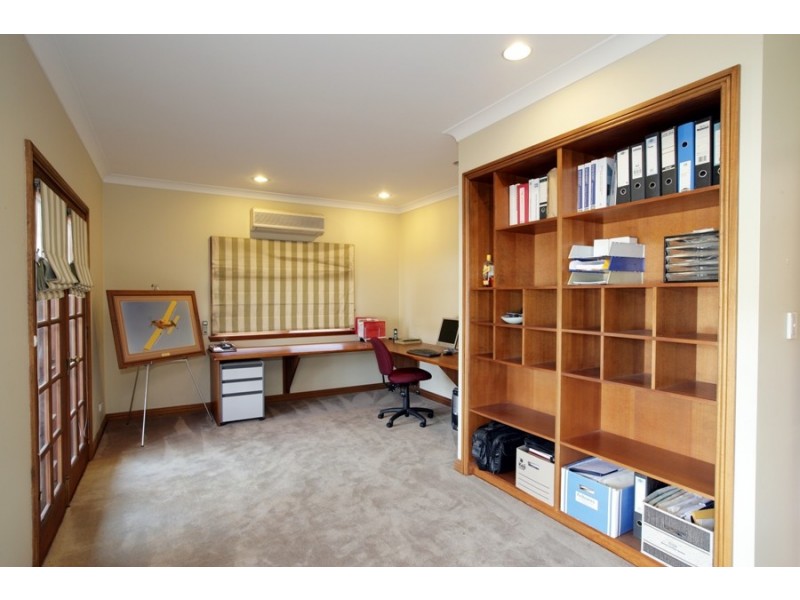 5 Yarran Place, Wagga Wagga NSW 2650