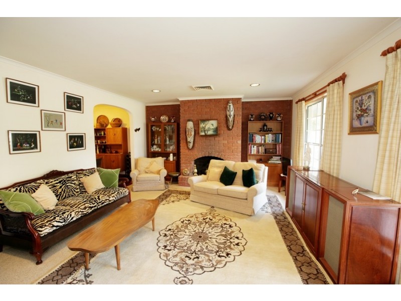 33 Nordlingen Drive, Wagga Wagga NSW 2650