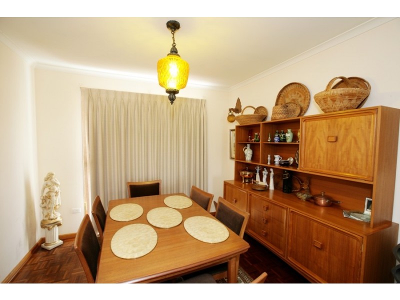 33 Nordlingen Drive, Wagga Wagga NSW 2650