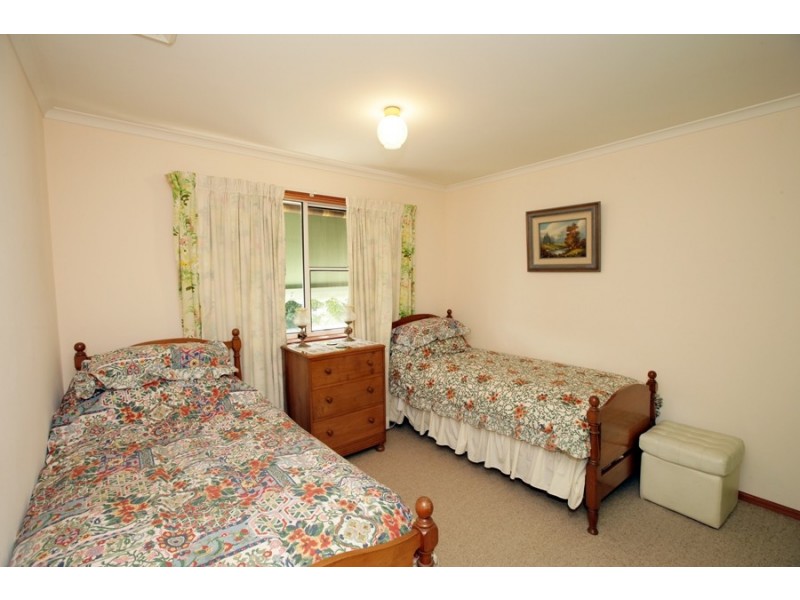 33 Nordlingen Drive, Wagga Wagga NSW 2650