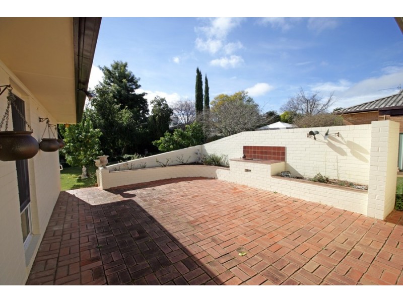 33 Nordlingen Drive, Wagga Wagga NSW 2650