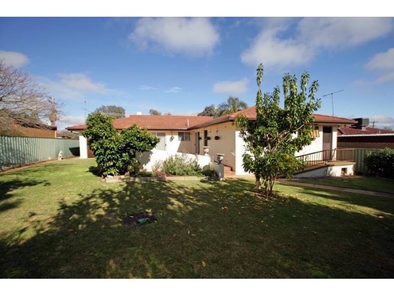 33 Nordlingen Drive, Wagga Wagga NSW 2650