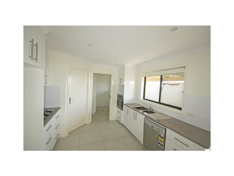 2/17  Balala Cres, Wagga Wagga NSW 2650