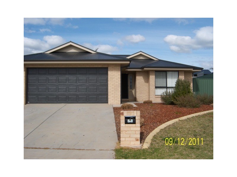 25  Melaleuca Drive, Wagga Wagga NSW 2650