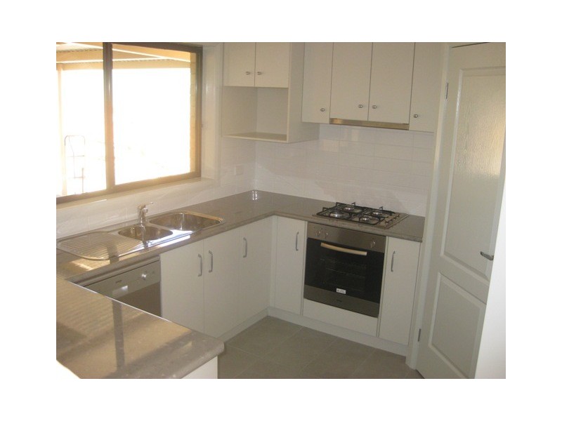 25  Melaleuca Drive, Wagga Wagga NSW 2650