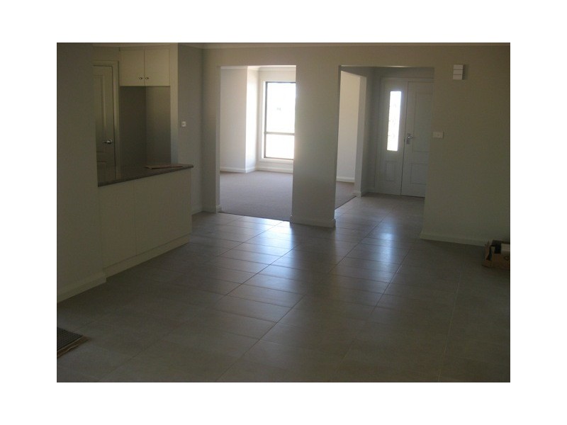 25  Melaleuca Drive, Wagga Wagga NSW 2650