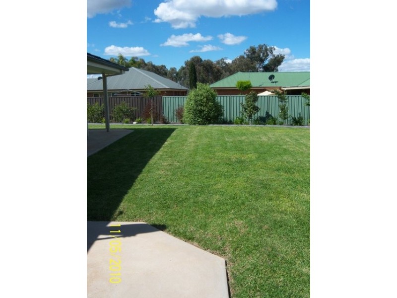9 Walla Place, Wagga Wagga NSW 2650
