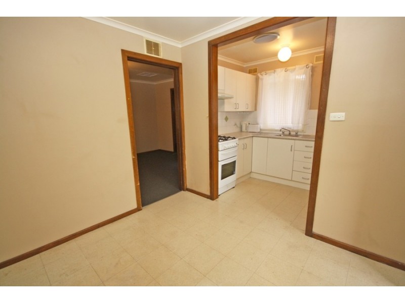 6 Flynn Place, Wagga Wagga NSW 2650