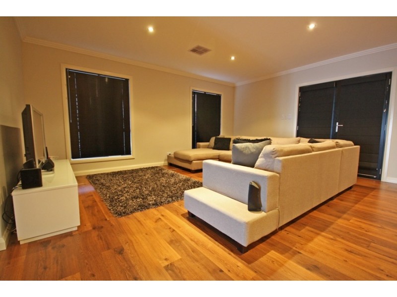 32 Brindabella Drive, Wagga Wagga NSW 2650