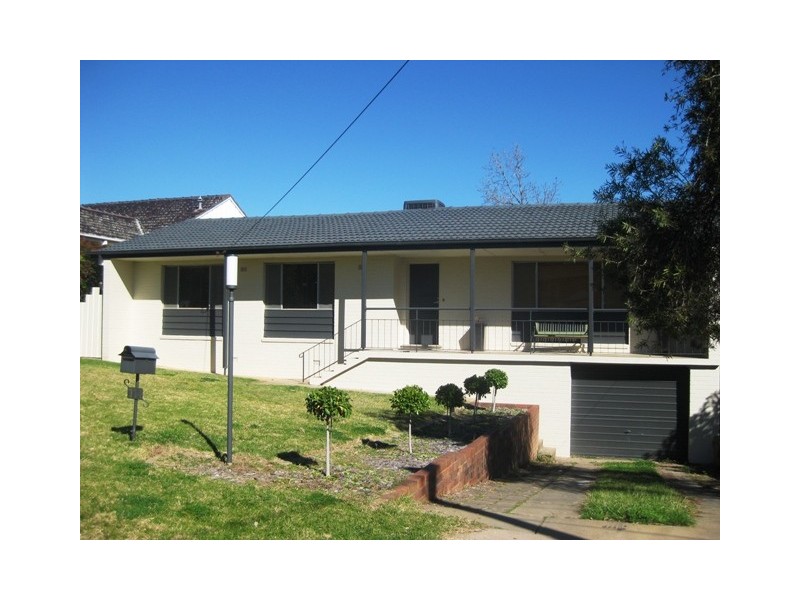 114 Simkin Crescent, Wagga Wagga NSW 2650