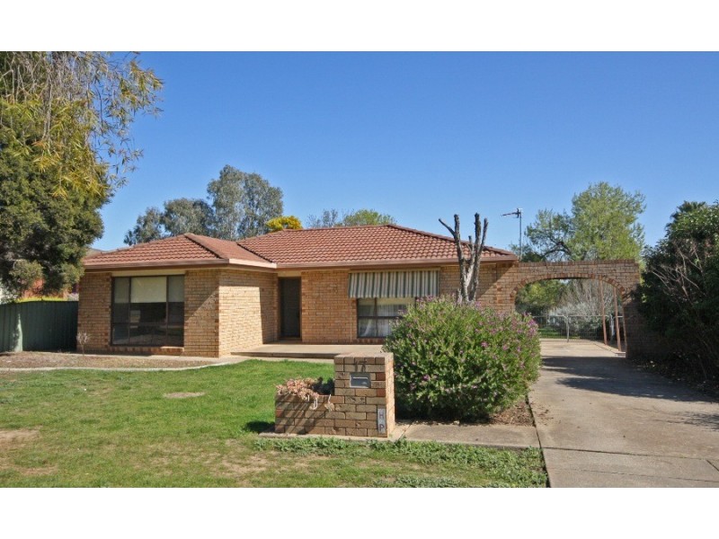 17 Simpson Ave, Forest Hill NSW 2651