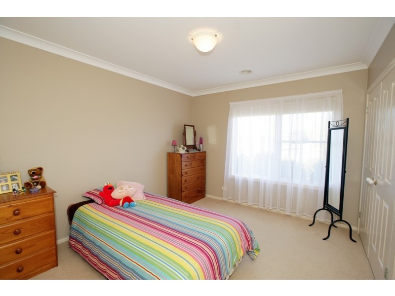 8 Evangelist Ave, Wagga Wagga NSW 2650