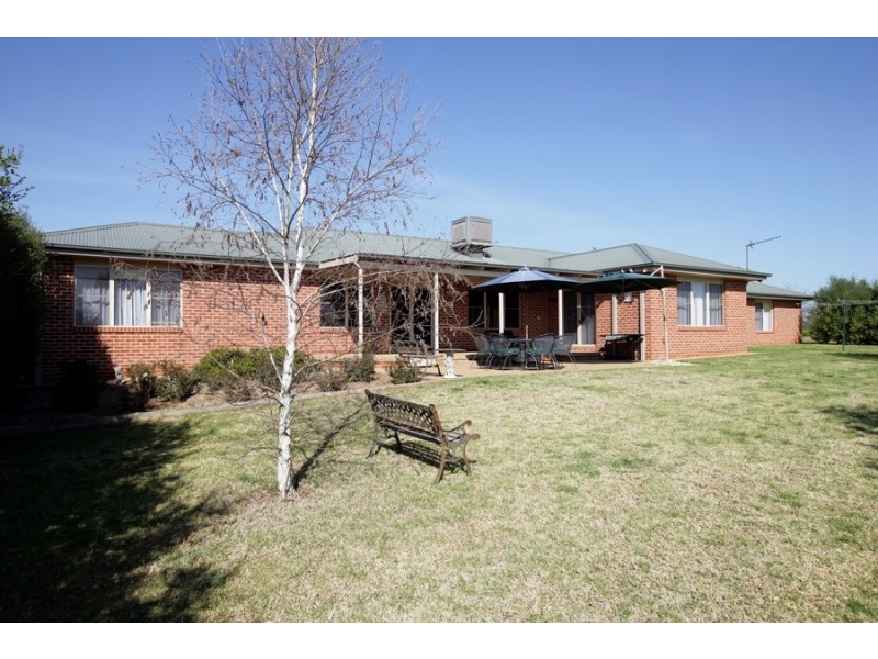 8 Evangelist Ave, Wagga Wagga NSW 2650