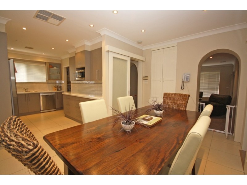 53 Red Hill Rd, Wagga Wagga NSW 2650