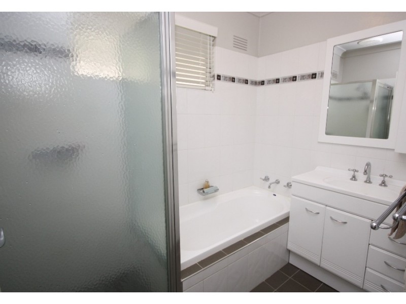 53 Red Hill Rd, Wagga Wagga NSW 2650