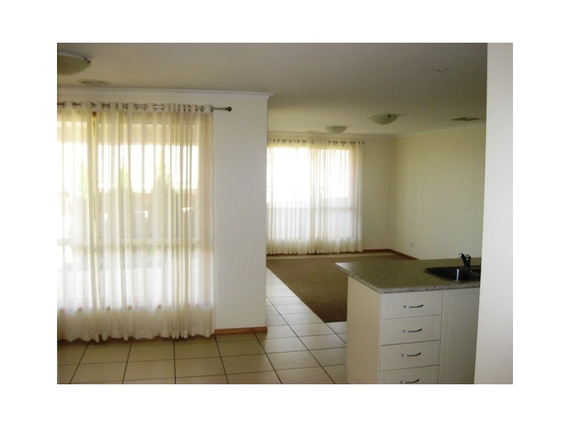 10 ATHERTON CRESCENT, Wagga Wagga NSW 2650