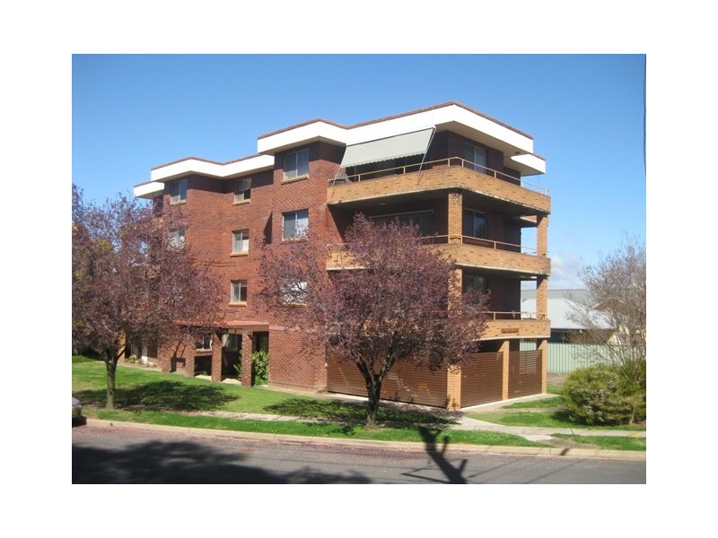 4/14 Small Street, Wagga Wagga NSW 2650