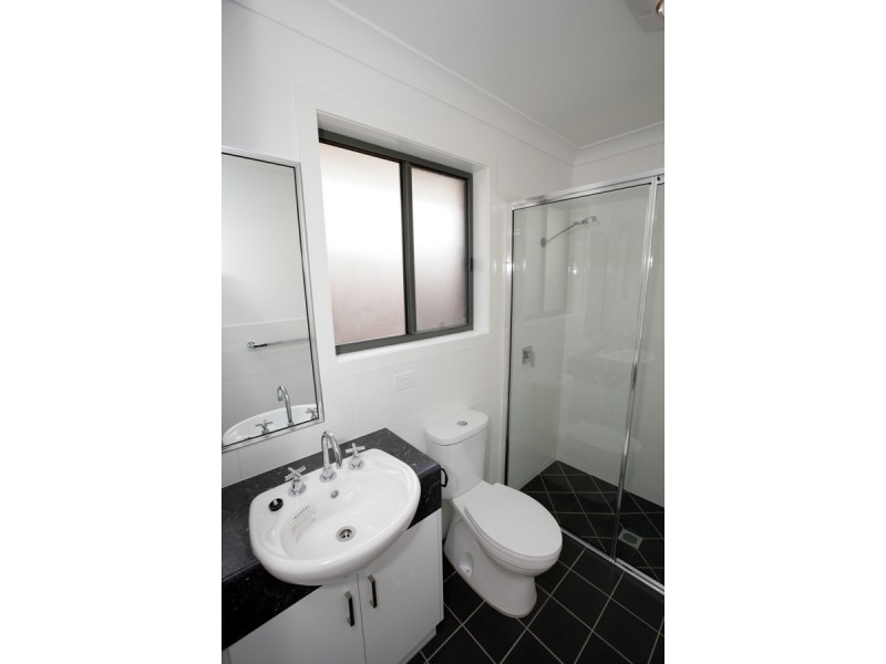 2/24  Hudson Drive, Wagga Wagga NSW 2650