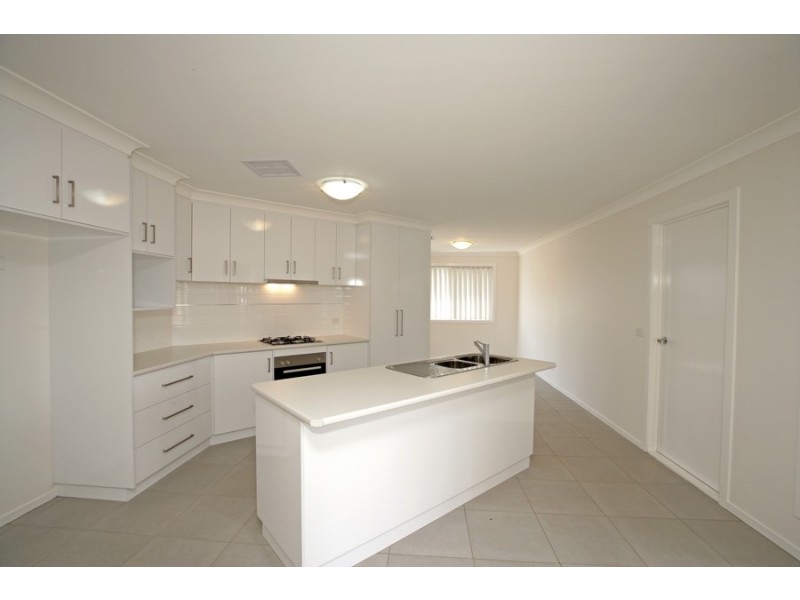 1/24  Hudson Drive, Wagga Wagga NSW 2650