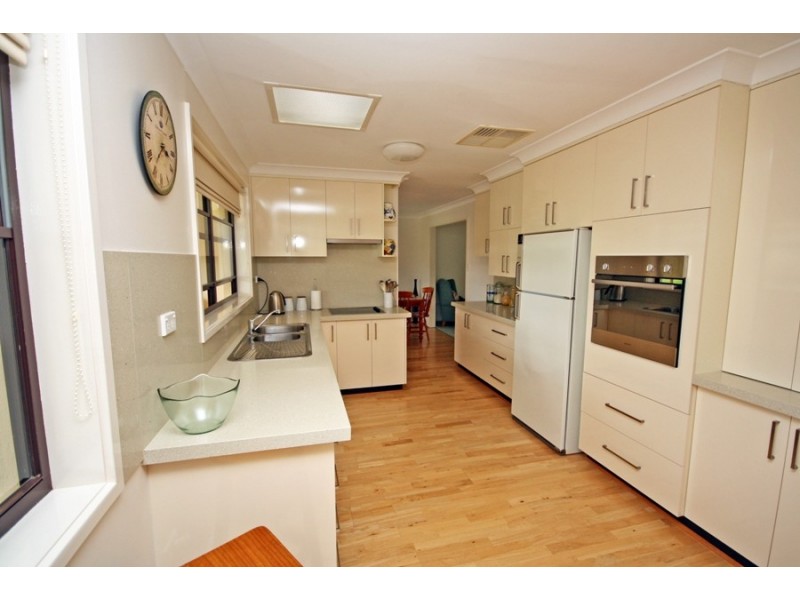 8 Kyeamba Avenue, Wagga Wagga NSW 2650