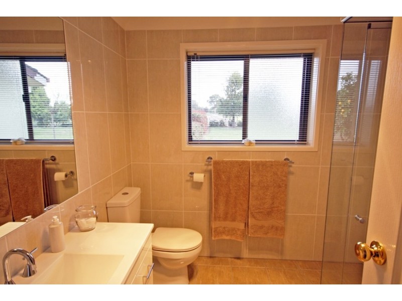 8 Kyeamba Avenue, Wagga Wagga NSW 2650