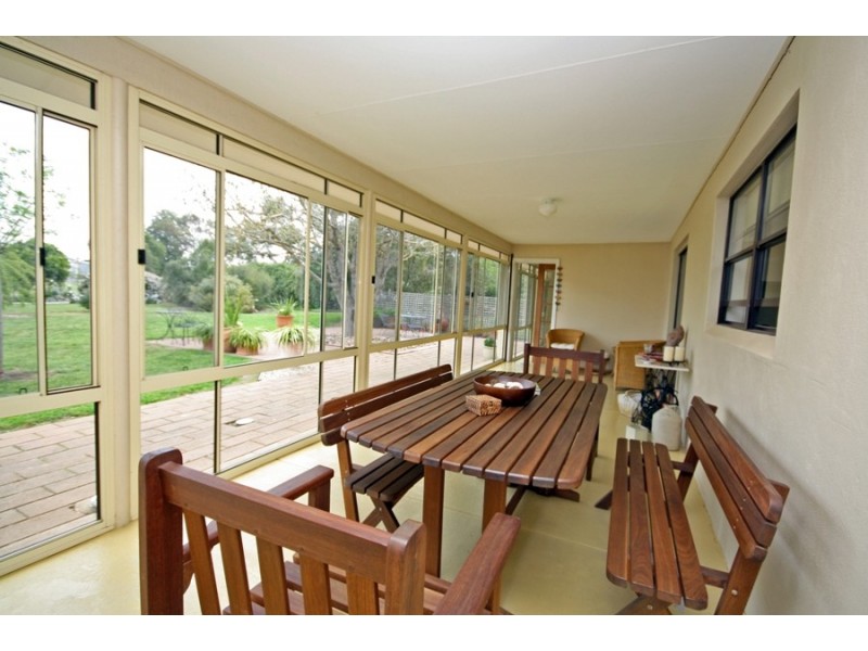 8 Kyeamba Avenue, Wagga Wagga NSW 2650