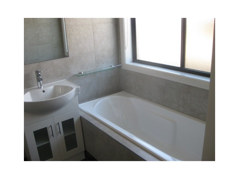 2/27 Dove Street, Wagga Wagga NSW 2650