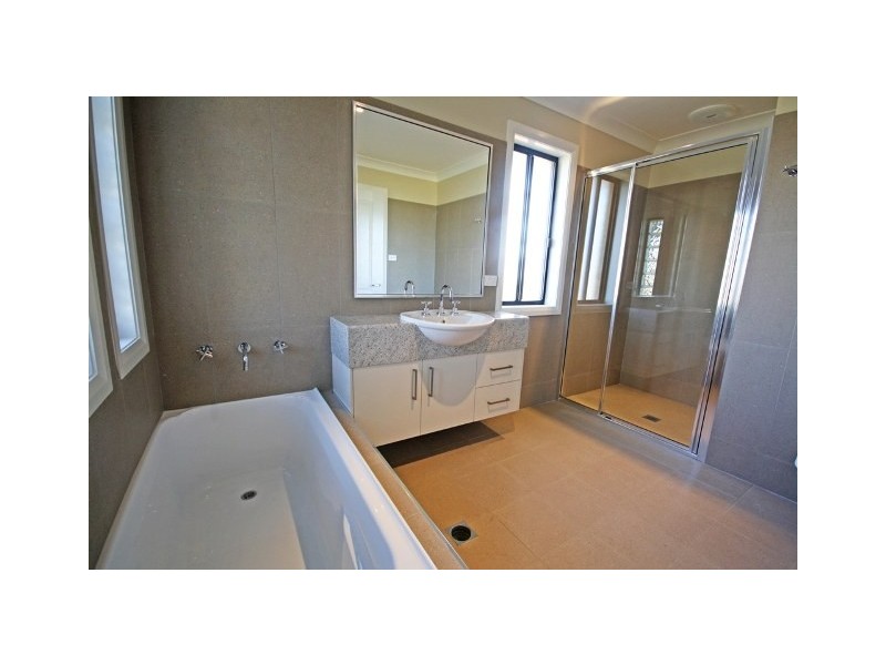 1/56 Barrima Drive, Wagga Wagga NSW 2650