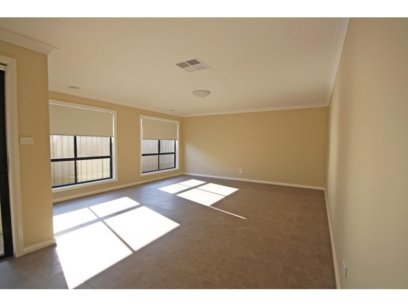 1/56 Barrima Drive, Wagga Wagga NSW 2650