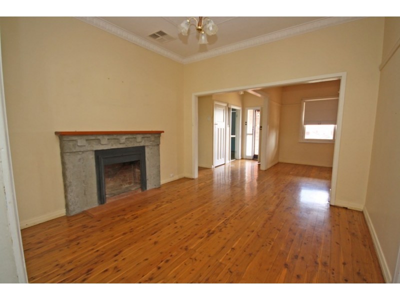 2 Jarick Street, Wagga Wagga NSW 2650