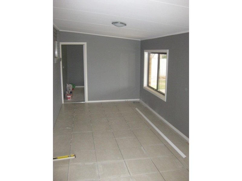 100 Allonby Avenue, Wagga Wagga NSW 2650