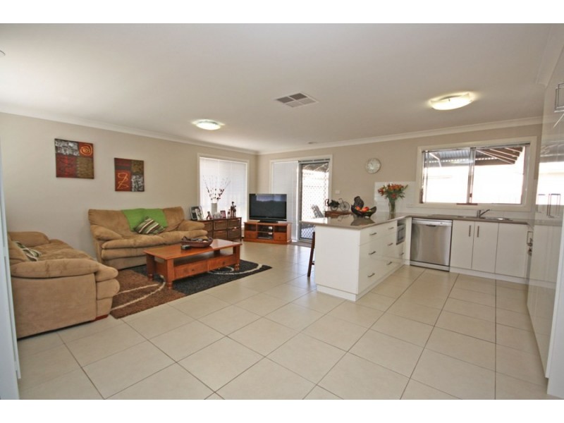 100 Mima Street, Wagga Wagga NSW 2650