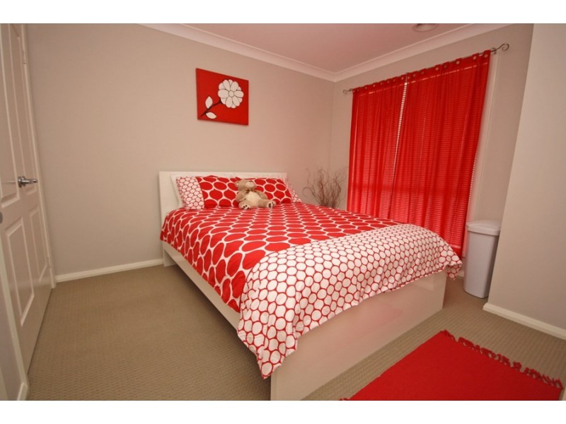 100 Mima Street, Wagga Wagga NSW 2650