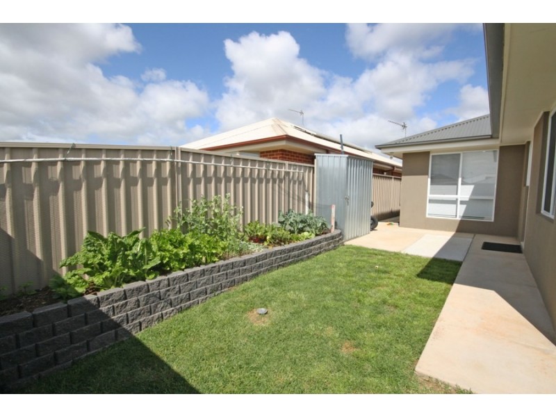 100 Mima Street, Wagga Wagga NSW 2650