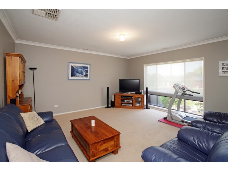 22 Merinda Crescent, Wagga Wagga NSW 2650