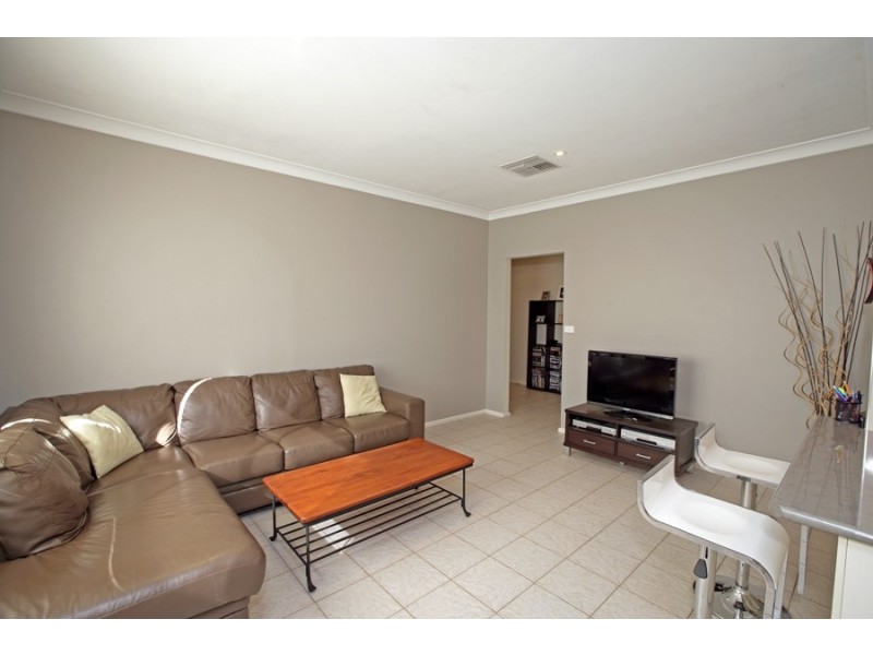 22 Merinda Crescent, Wagga Wagga NSW 2650