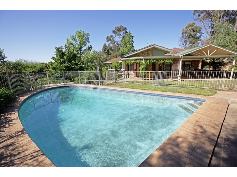 4 Highfield Place, Kooringal NSW 2650