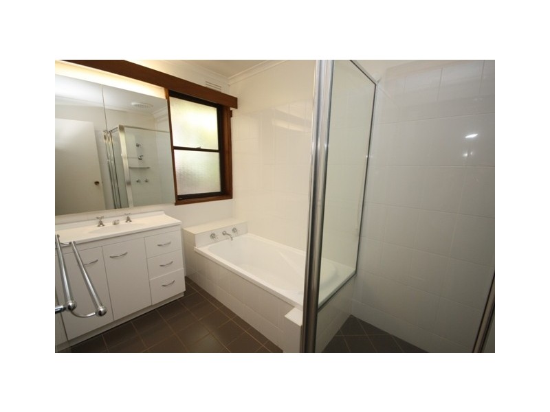 7 Merinda Crescent, Wagga Wagga NSW 2650