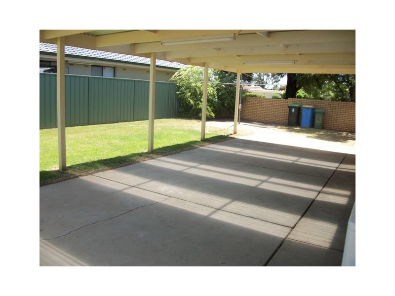 10 Undurra Drive, Wagga Wagga NSW 2650
