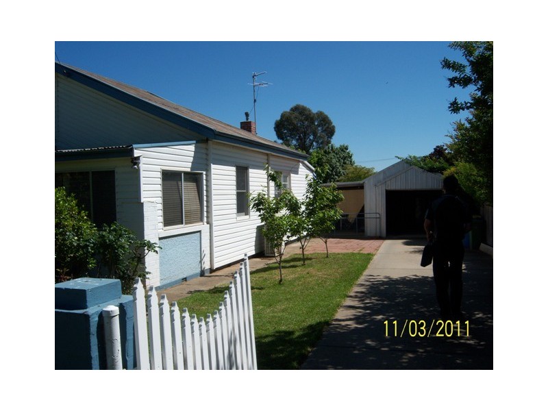 39 Gormly Avenue, Wagga Wagga NSW 2650