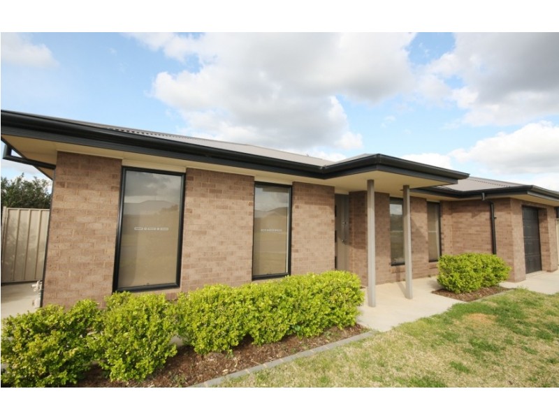 1/12 Yoogali Street, Wagga Wagga NSW 2650