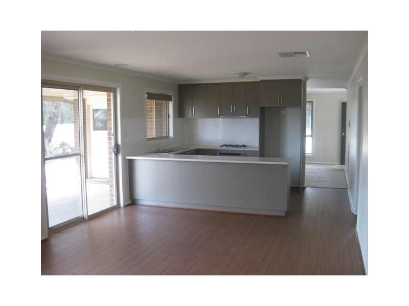 2/22 Truscott Drive, Wagga Wagga NSW 2650