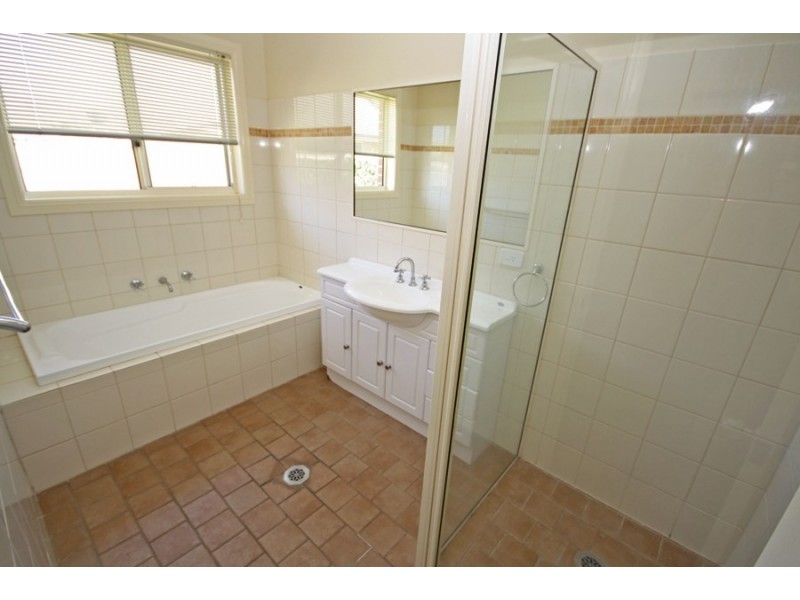 5 Garru Place, Wagga Wagga NSW 2650